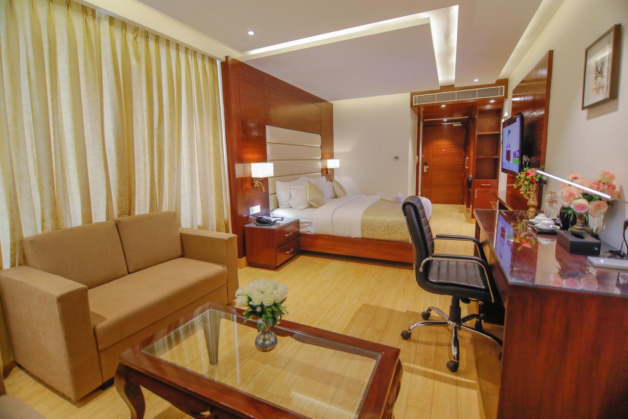 The Grand Parisian Hotel Delhi  Exterior photo