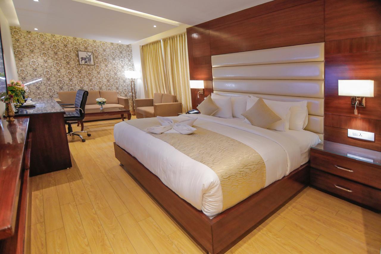The Grand Parisian Hotel Delhi  Exterior photo